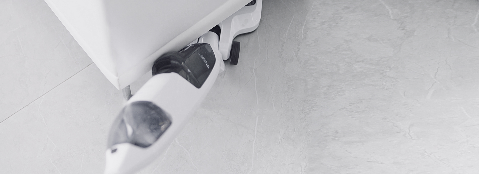 maneuverable floor washer