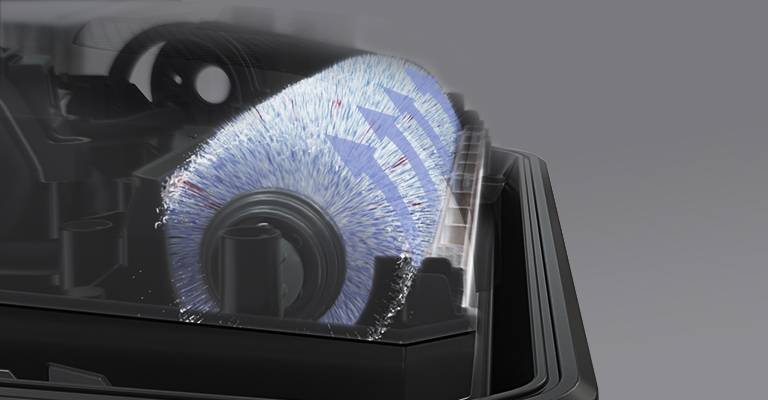 Self-cleaning brush roll
